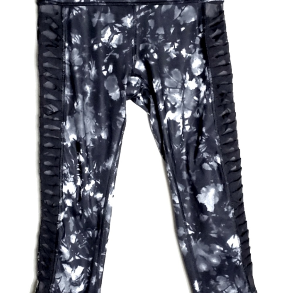 lululemon black and white floral abstract leggings size 6